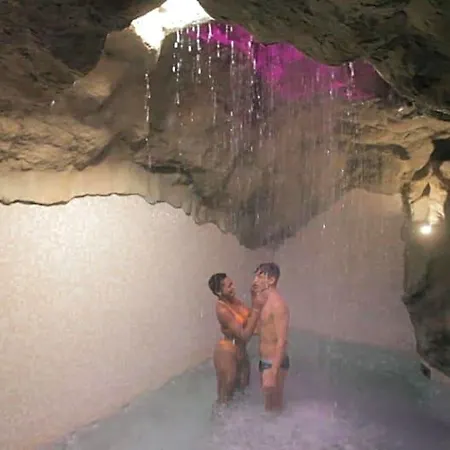 Virginia & - Adults Only 4* Avellino